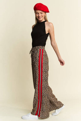 LEOPARD CONTRAST TROUSER RED PANEL