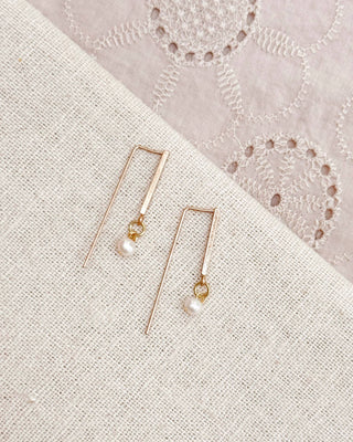 Delicate Threader Earrings with Freshwater Pearl Drops